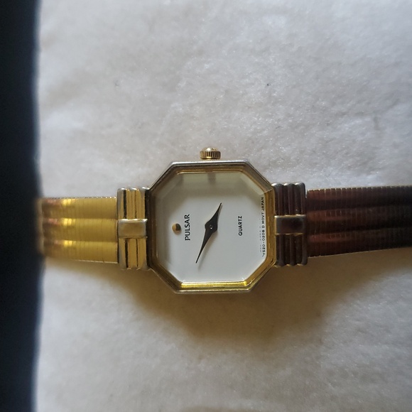 Pulsar Ladies Watch Adjustable Bracelet , Face  White and Gold Tone - Picture 1 of 11